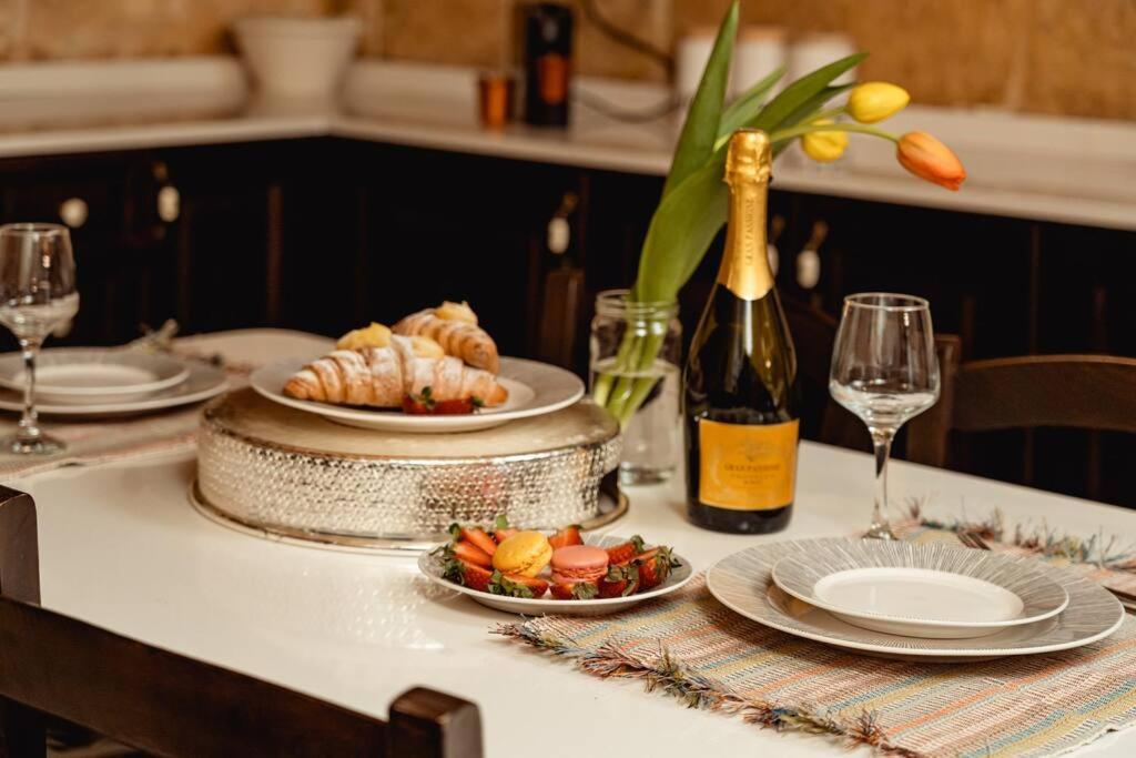 Apartment Enchanting 2bdr Townhouse In Centre! Valletta