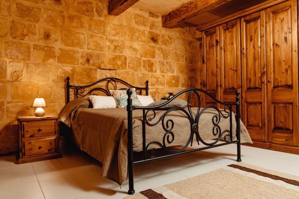 Enchanting 2bdr Townhouse In Centre! Valletta