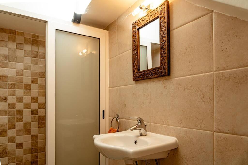 Enchanting 2bdr Townhouse In Centre! Apartment