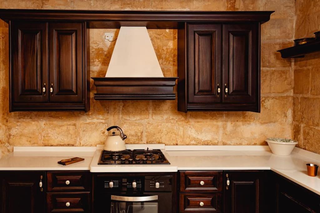 Enchanting 2bdr Townhouse In Centre! Valletta