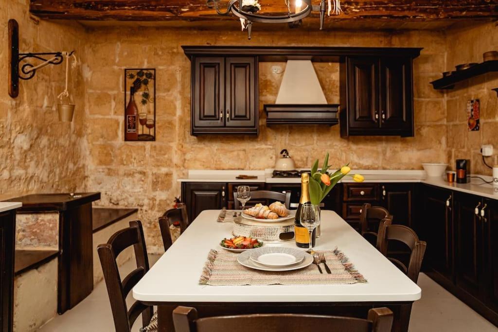 Apartment Enchanting 2bdr Townhouse In Centre!