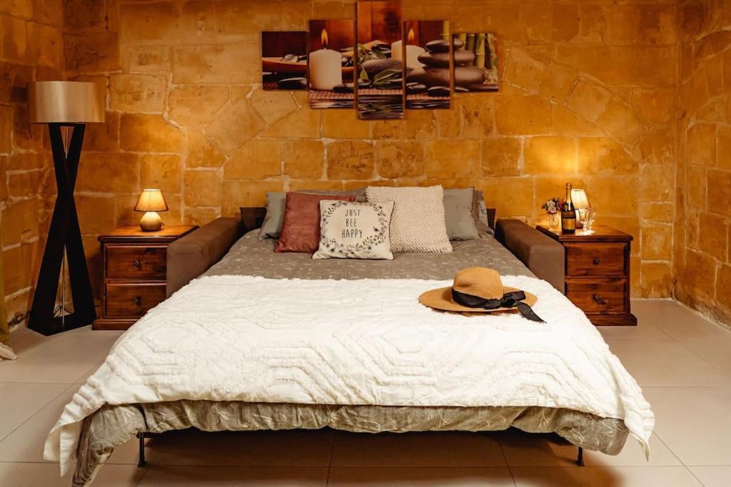 Enchanting 2bdr Townhouse In Centre! * Valletta