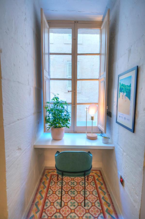 Modern & Luxurious Palazzino In Ddem1-2 Apartment