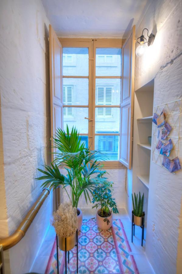 Modern & Luxurious Palazzino In Ddem1-2 Apartment