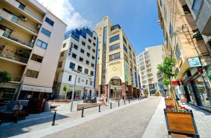 Comfy 2 Bedroom Flat In The Heart Of Apartment