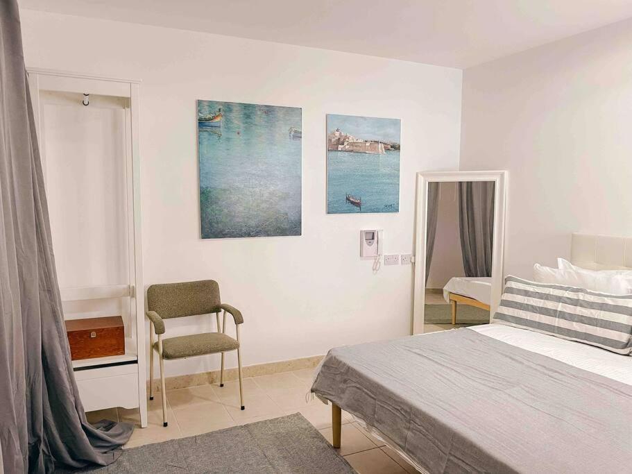 Apartment Penthouse With Roof Terrace And Sea Views Valletta