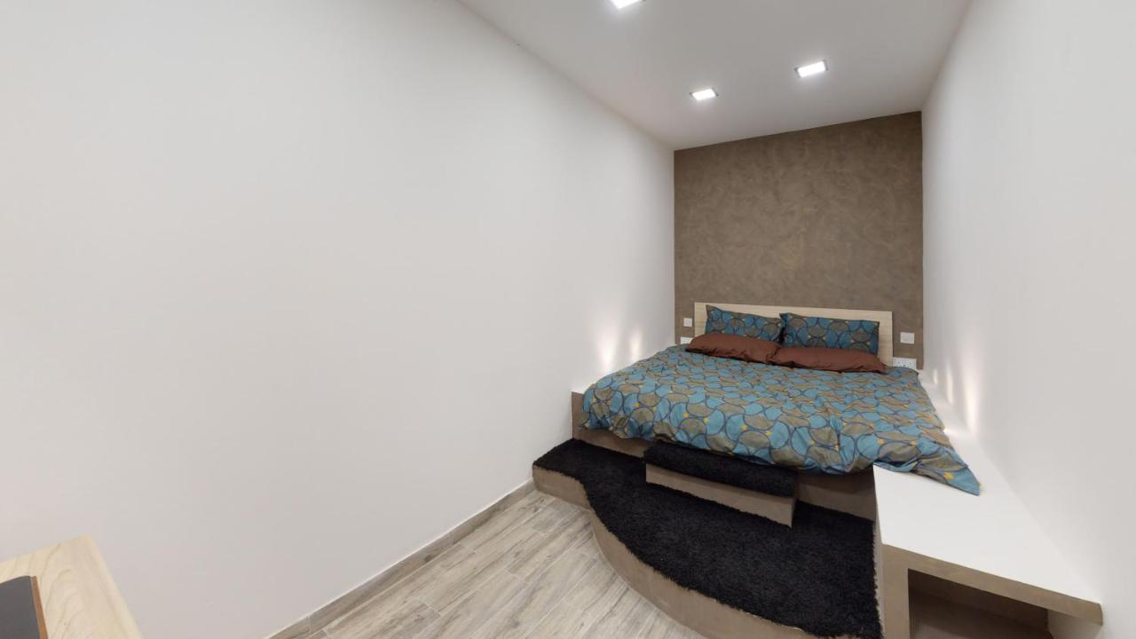 - 1 Bedroom Maisonnette