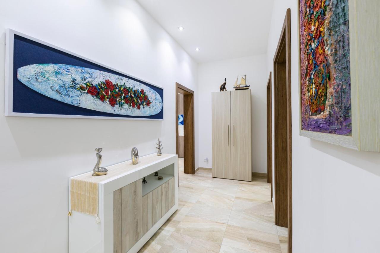 Large 3 Bedroom *