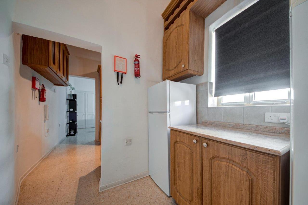 2 Bedroom Sleeps 6 Walking Distance To Centre And The Sea