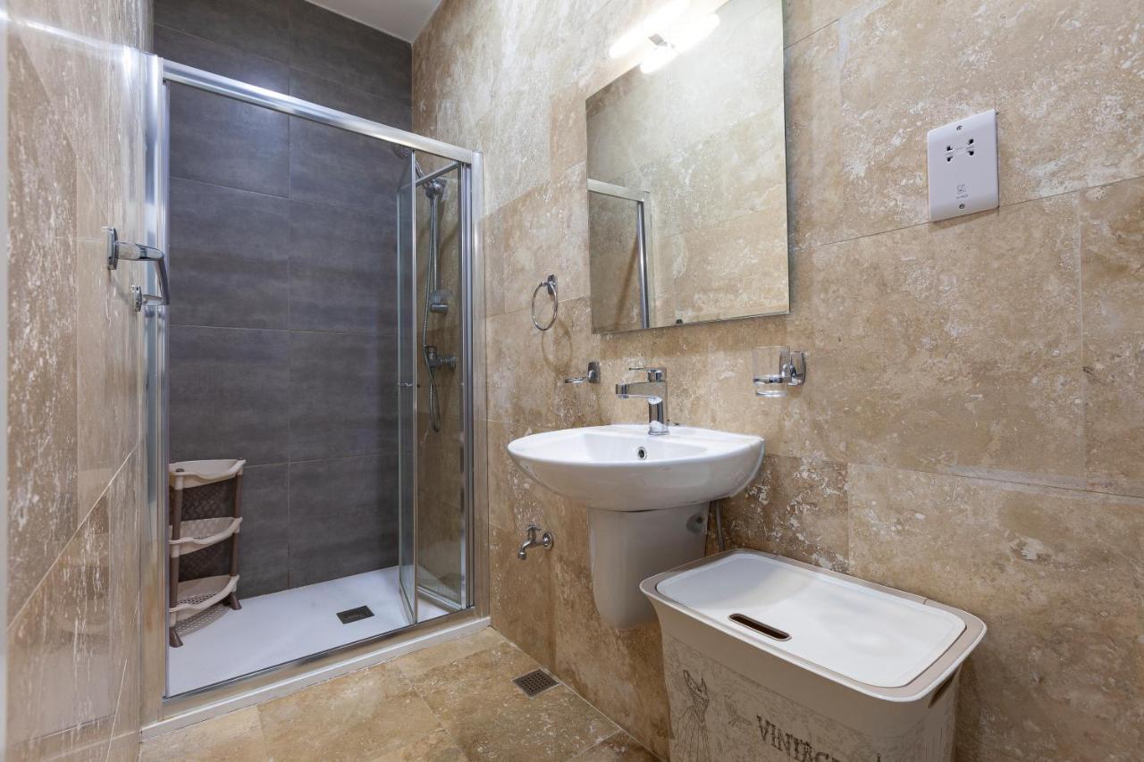 Apartamento Designer With Comfy Sofa In By 360 Estates