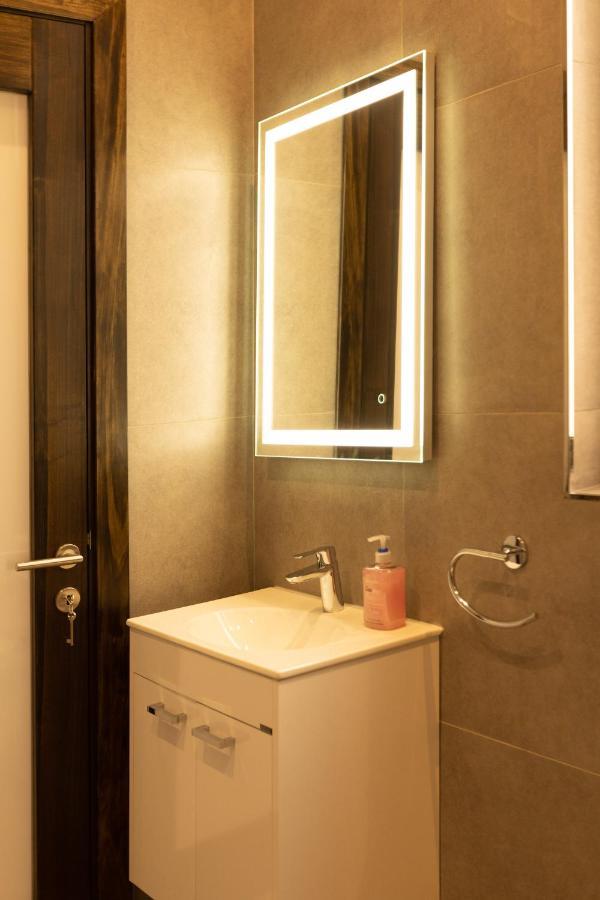 Apartment Collection - San Pawl
