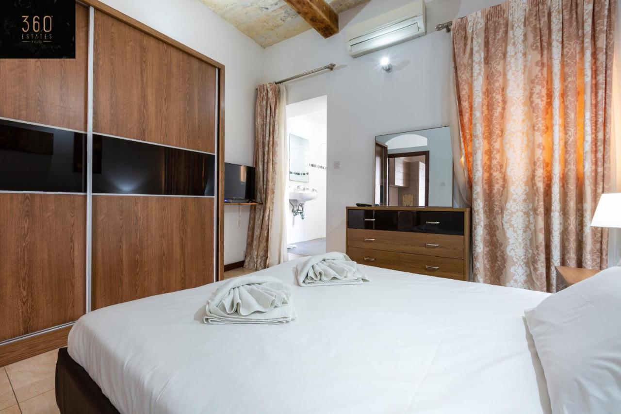 Seafront - Location, Floor With Wifi & Ac By 360 Estates *