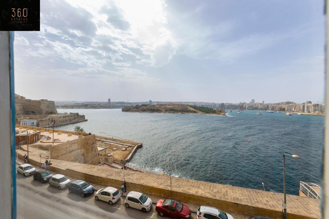 Seafront - Location, Floor With Wifi & Ac By 360 Estates