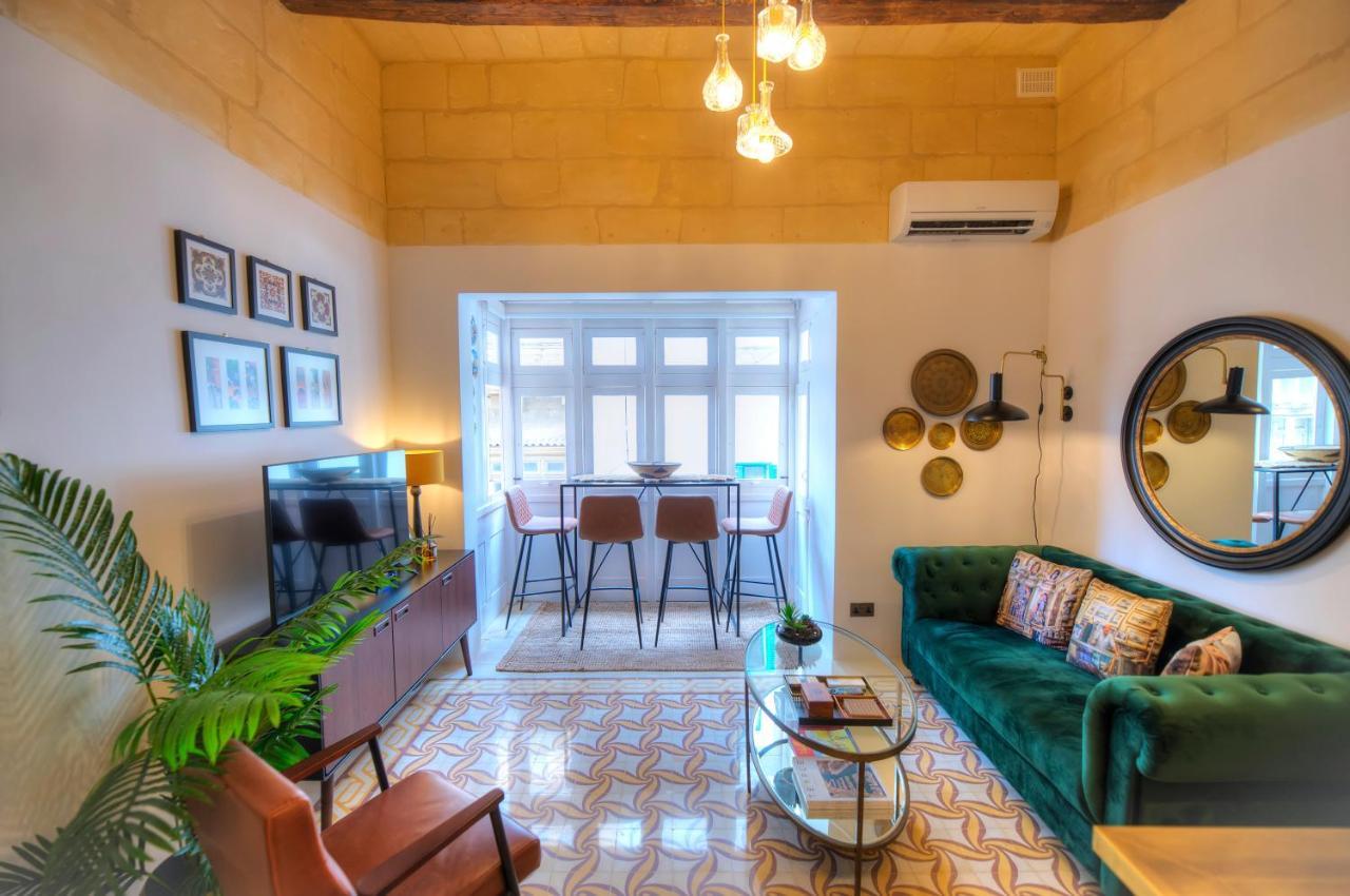 Traditional & Chic 2 Bedrooms In Imcd1-1 Apartment