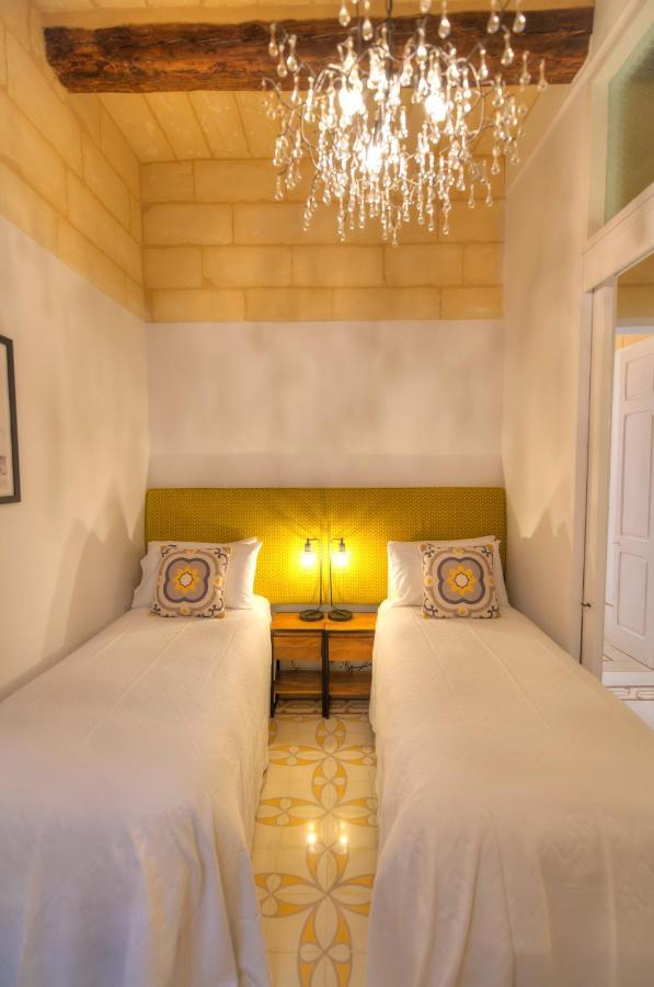 Traditional & Chic 2 Bedrooms In Imcd1-1 *