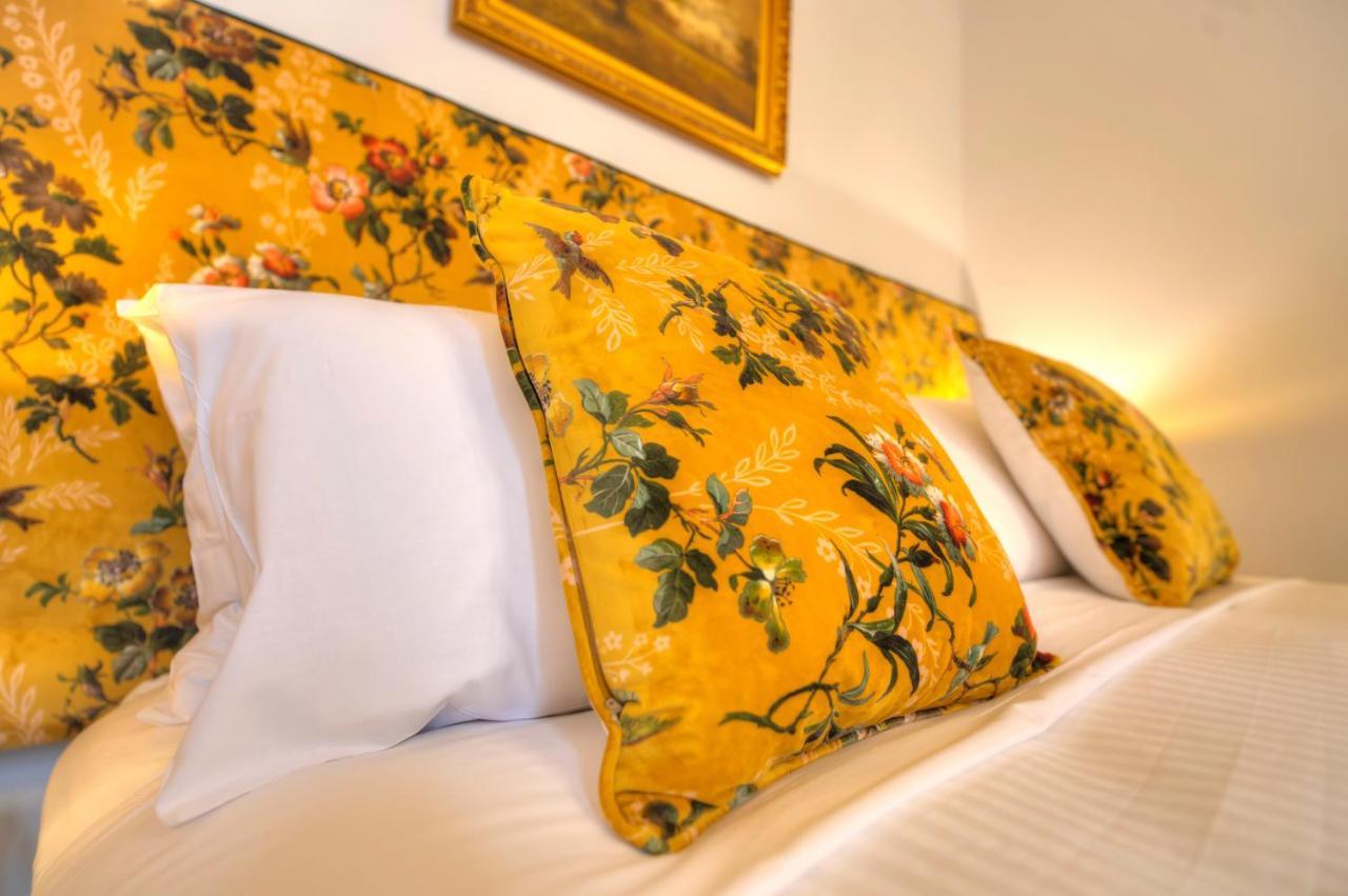 Traditional & Chic 2 Bedrooms In Imcd1-1