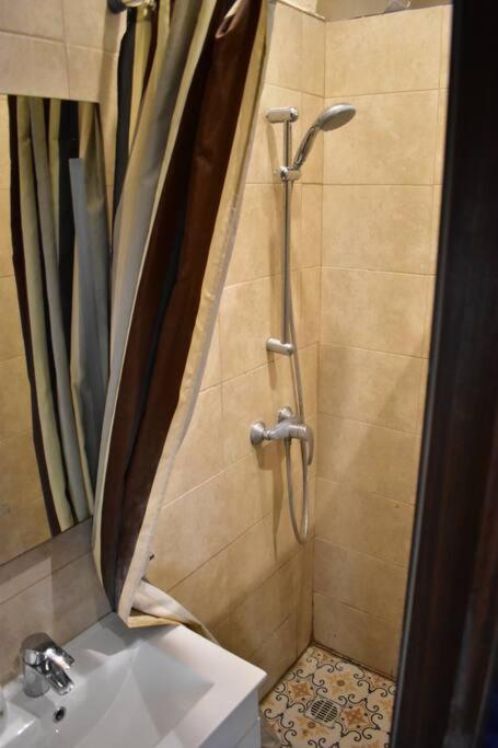 Apartamento Centre Pied-a-terre Near Food Market And Walking Distance To Bus Terminus