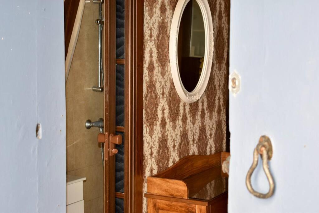 Apartamento Centre Pied-a-terre Near Food Market And Walking Distance To Bus Terminus