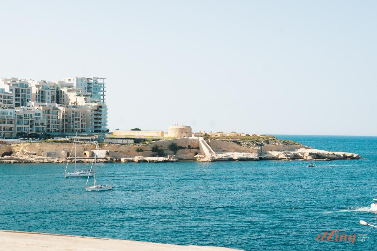 Extraordinary Views In A In Apartment Valletta