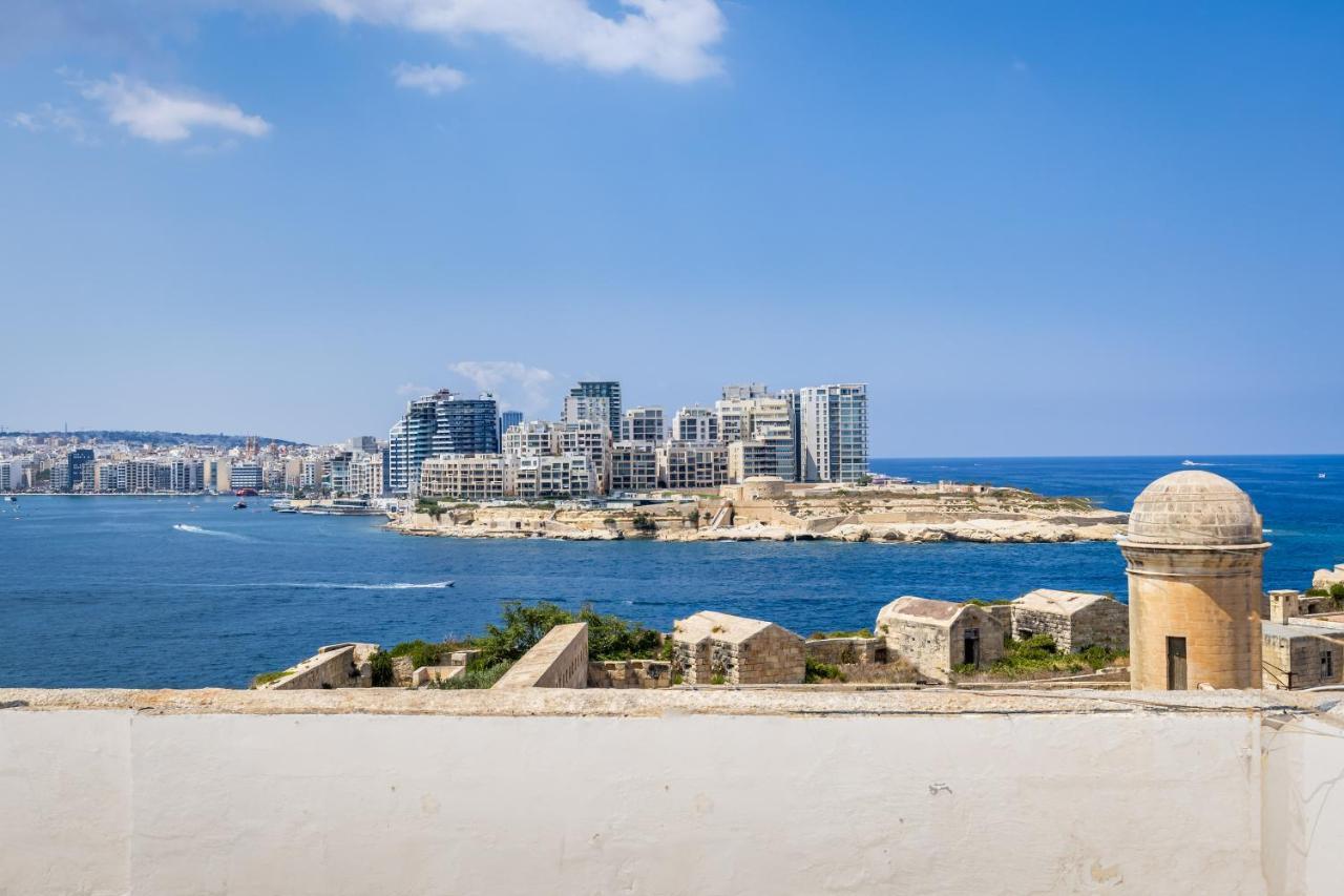 Bastions Seafront house *