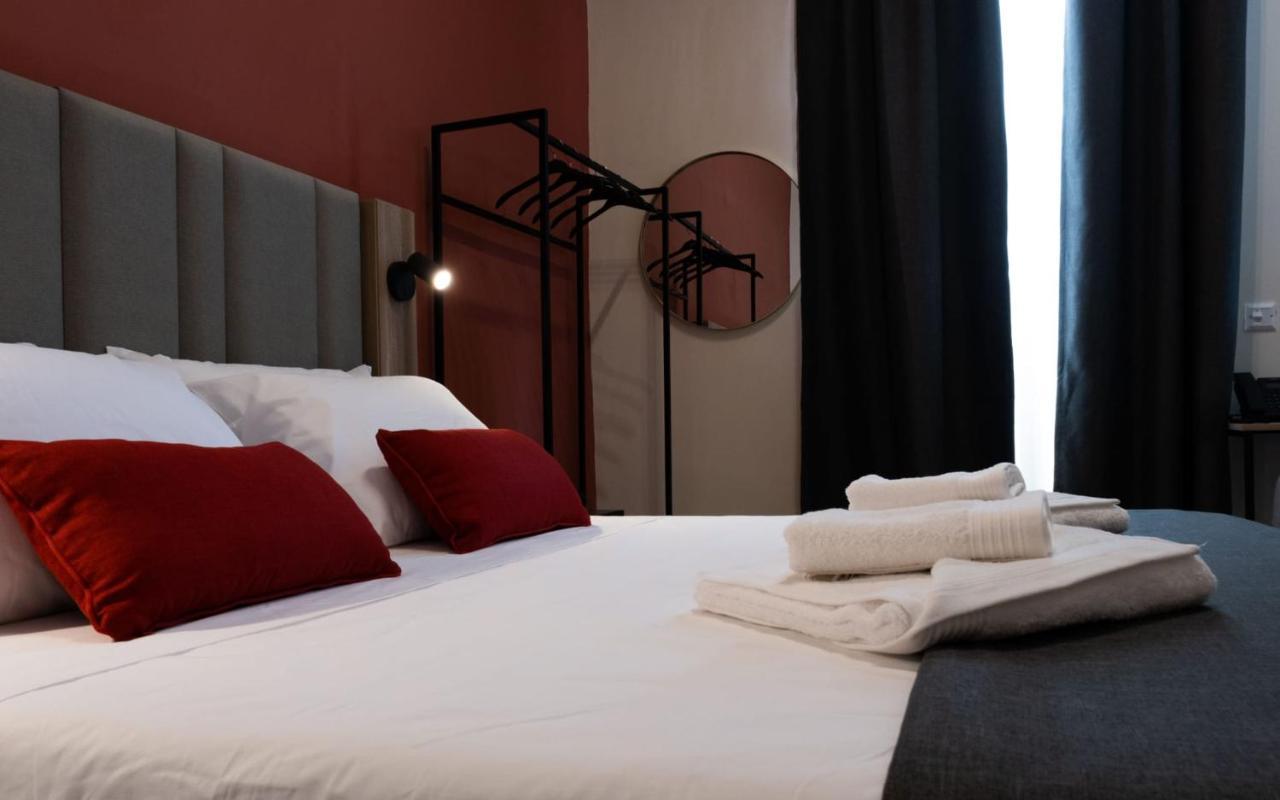 Mulberry Hotel *