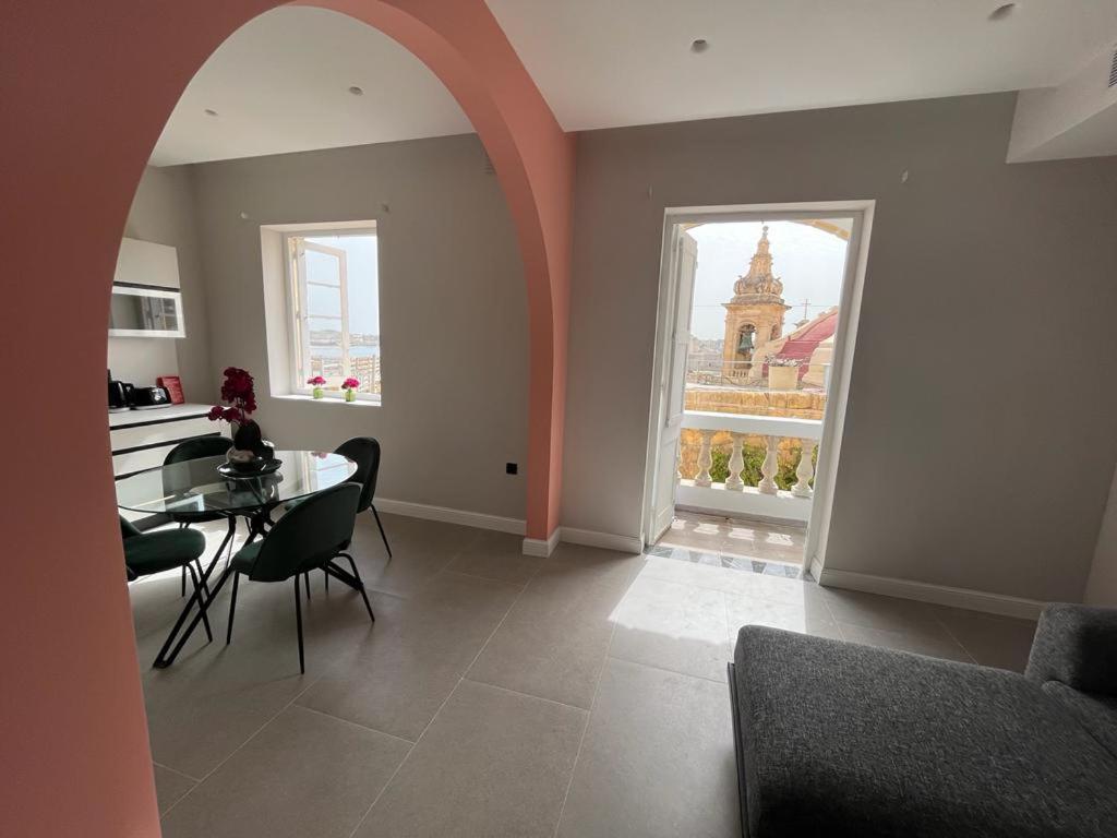 Heart, 3 Apartment *