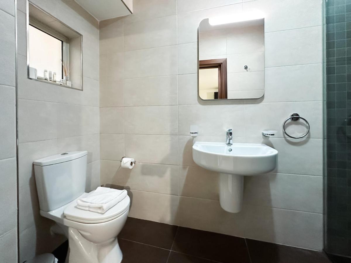 Modern 2br Flat In By Arcobnb