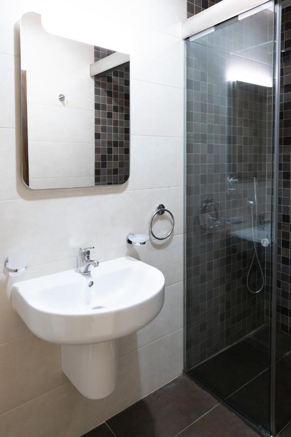 Modern 2br Flat In By Arcobnb