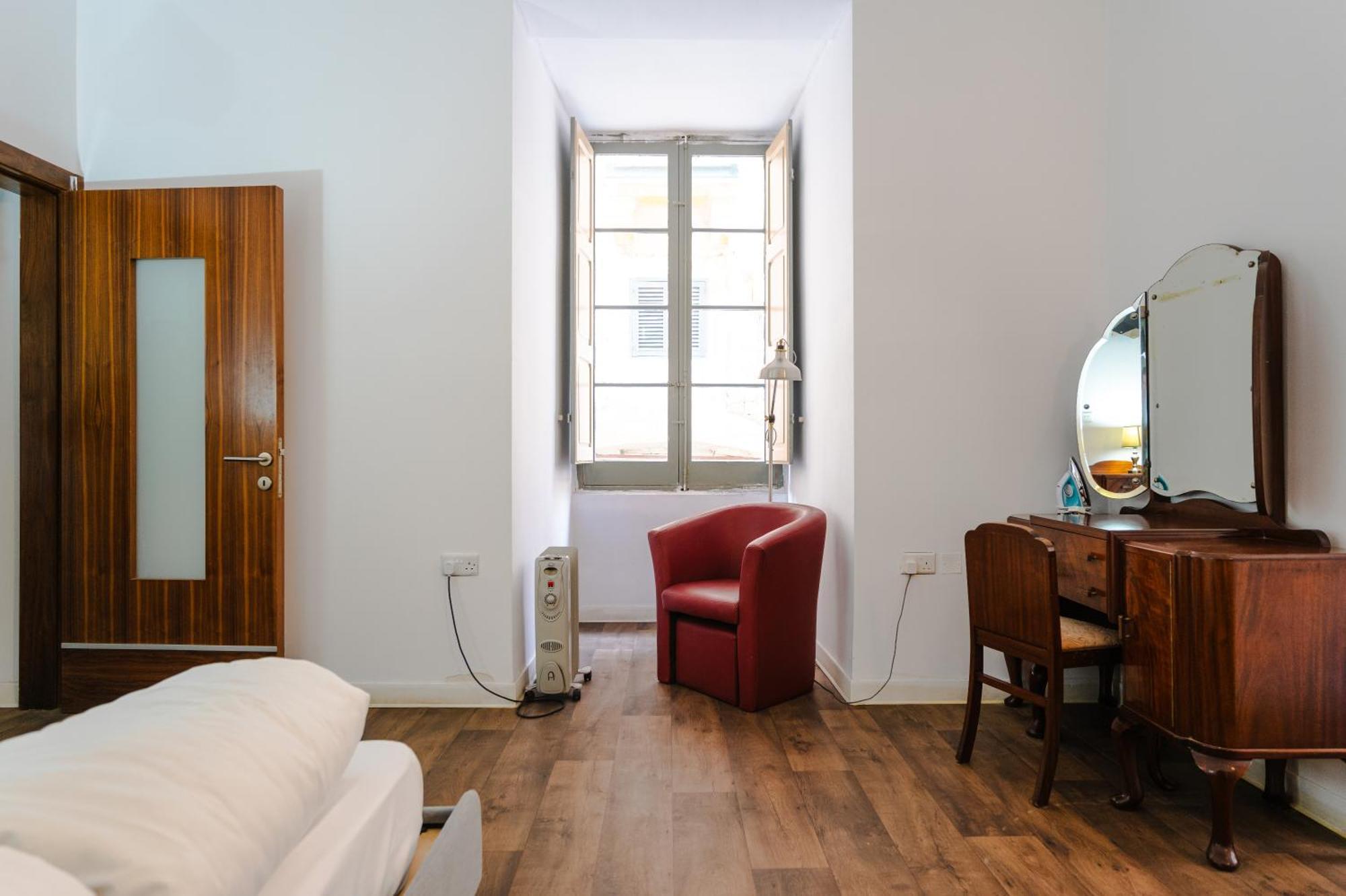 St Two Bedroom *