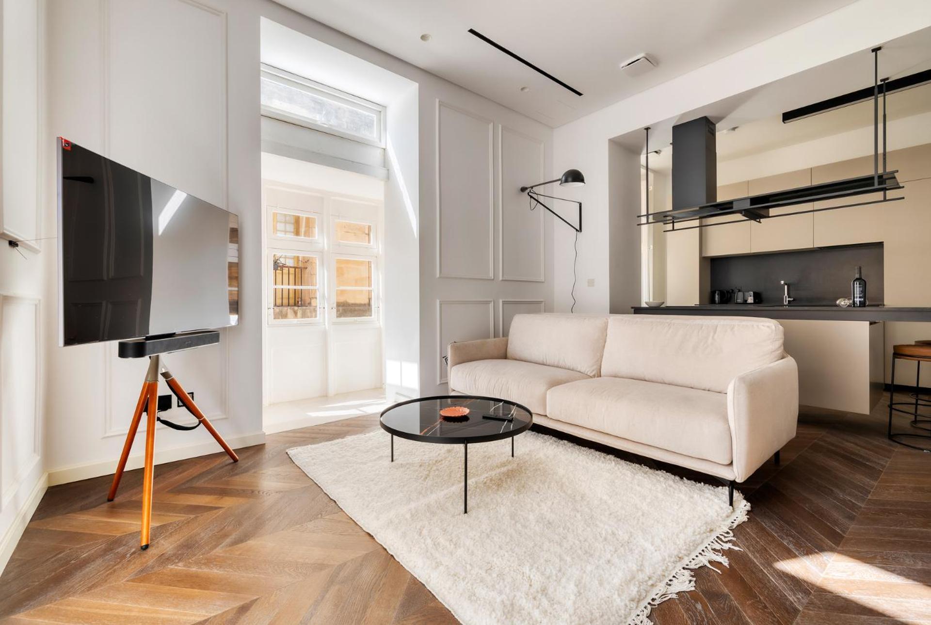 Apartment Opulent Elegance In Lux Retreat
