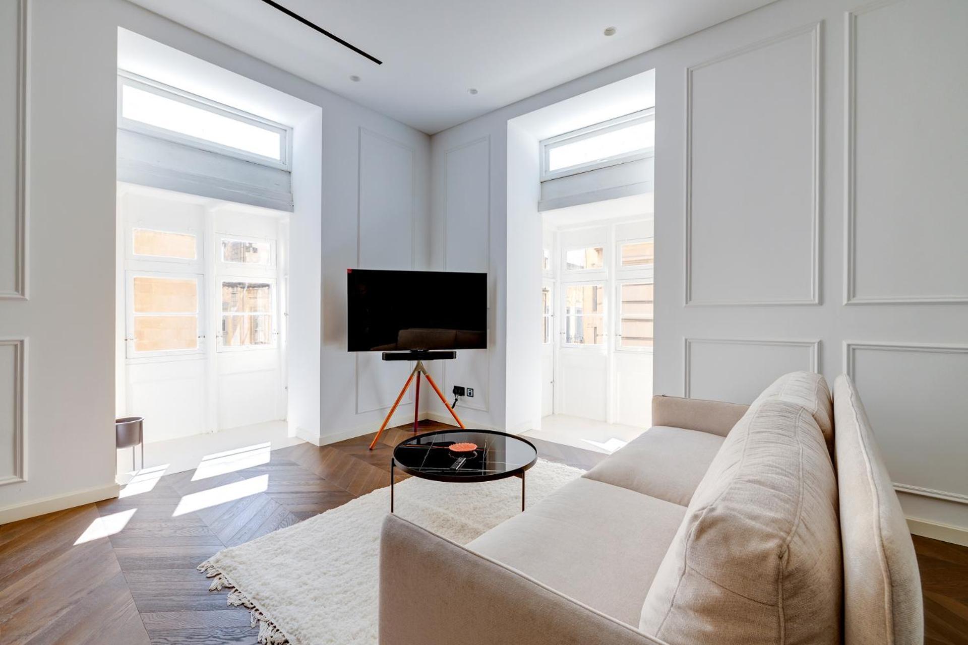 Apartment Opulent Elegance In Lux Retreat