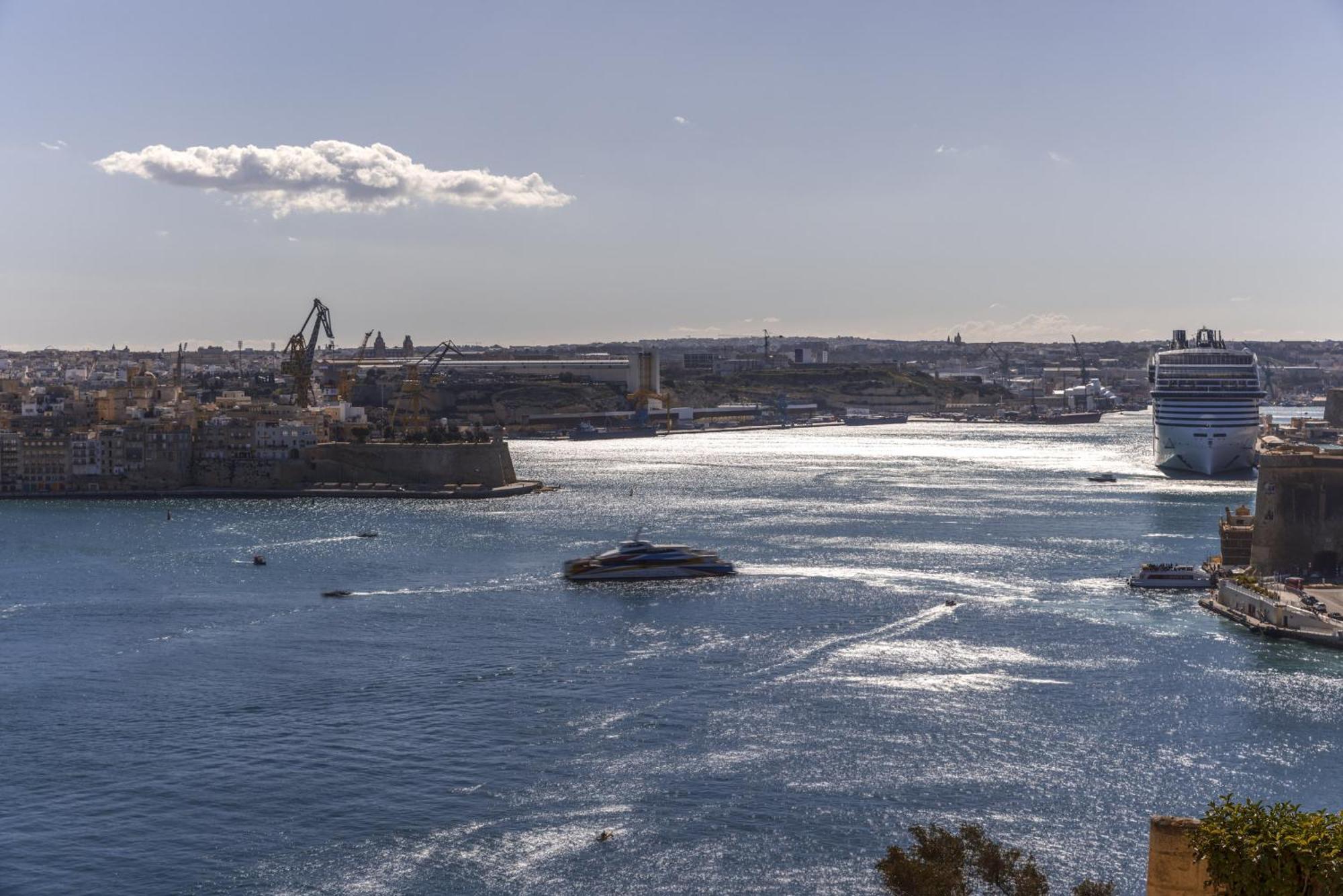 Harbour View - Large 2br * Valletta