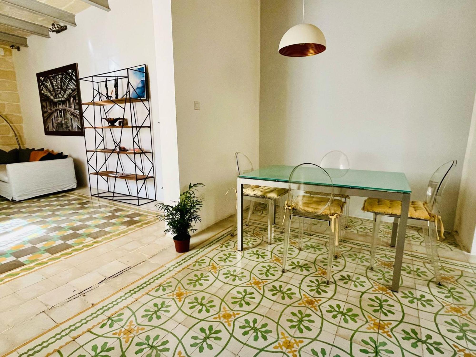 Cozy Charming In Old Bakery Street Apartamento *