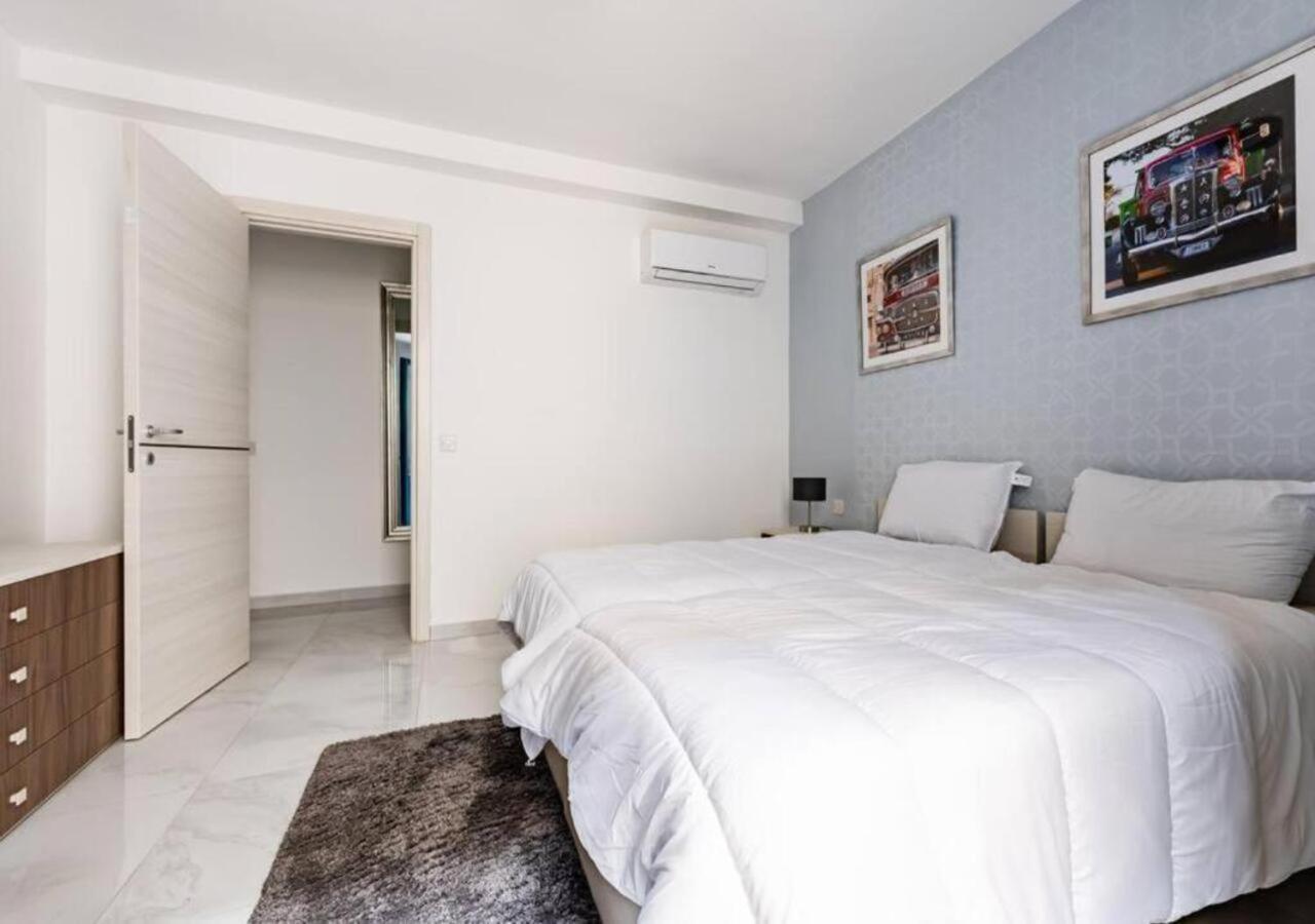 Sea View Luxury Brand New In Apartment *