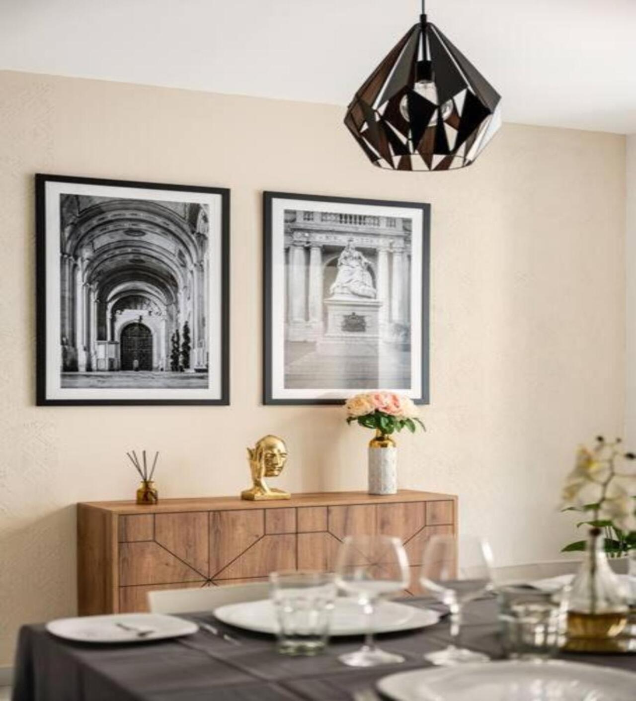 Sea View Luxury Brand New In Apartment *