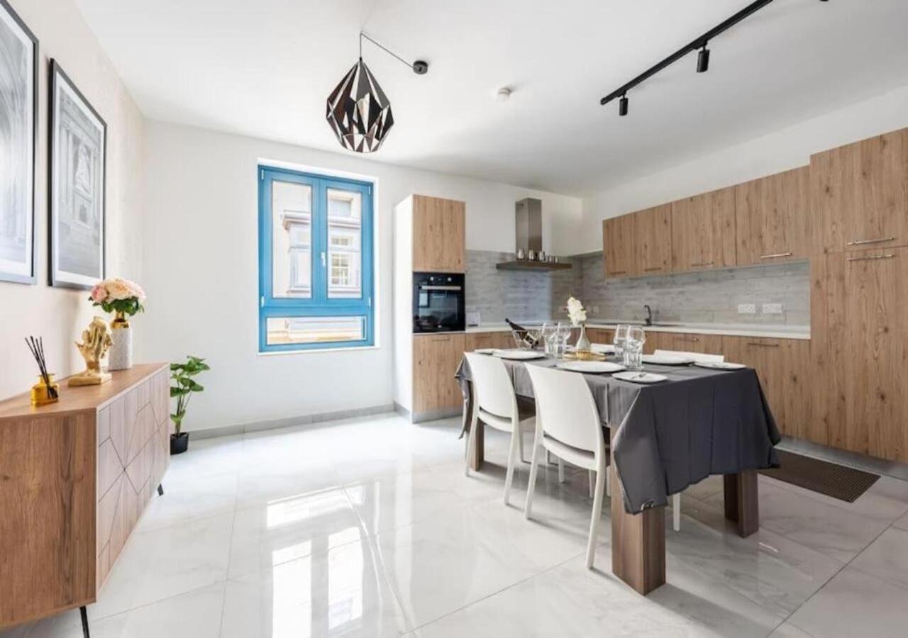 Sea View Luxury Brand New In Apartment Valletta
