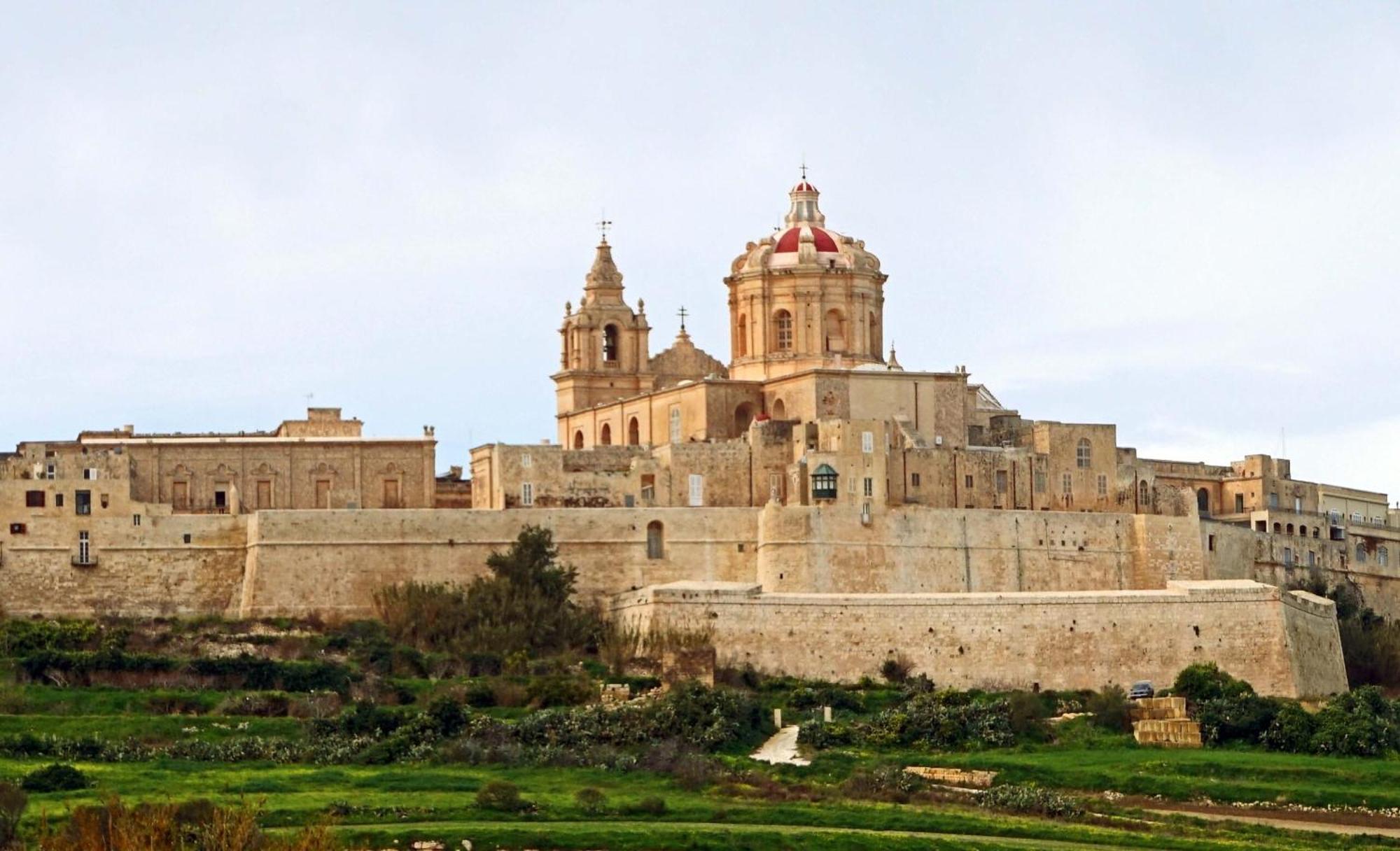 Opulent Elegance In Lux Retreat Valletta