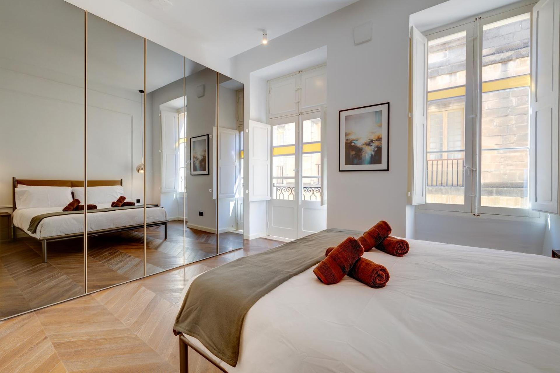 Opulent Elegance In Lux Retreat Apartment Valletta