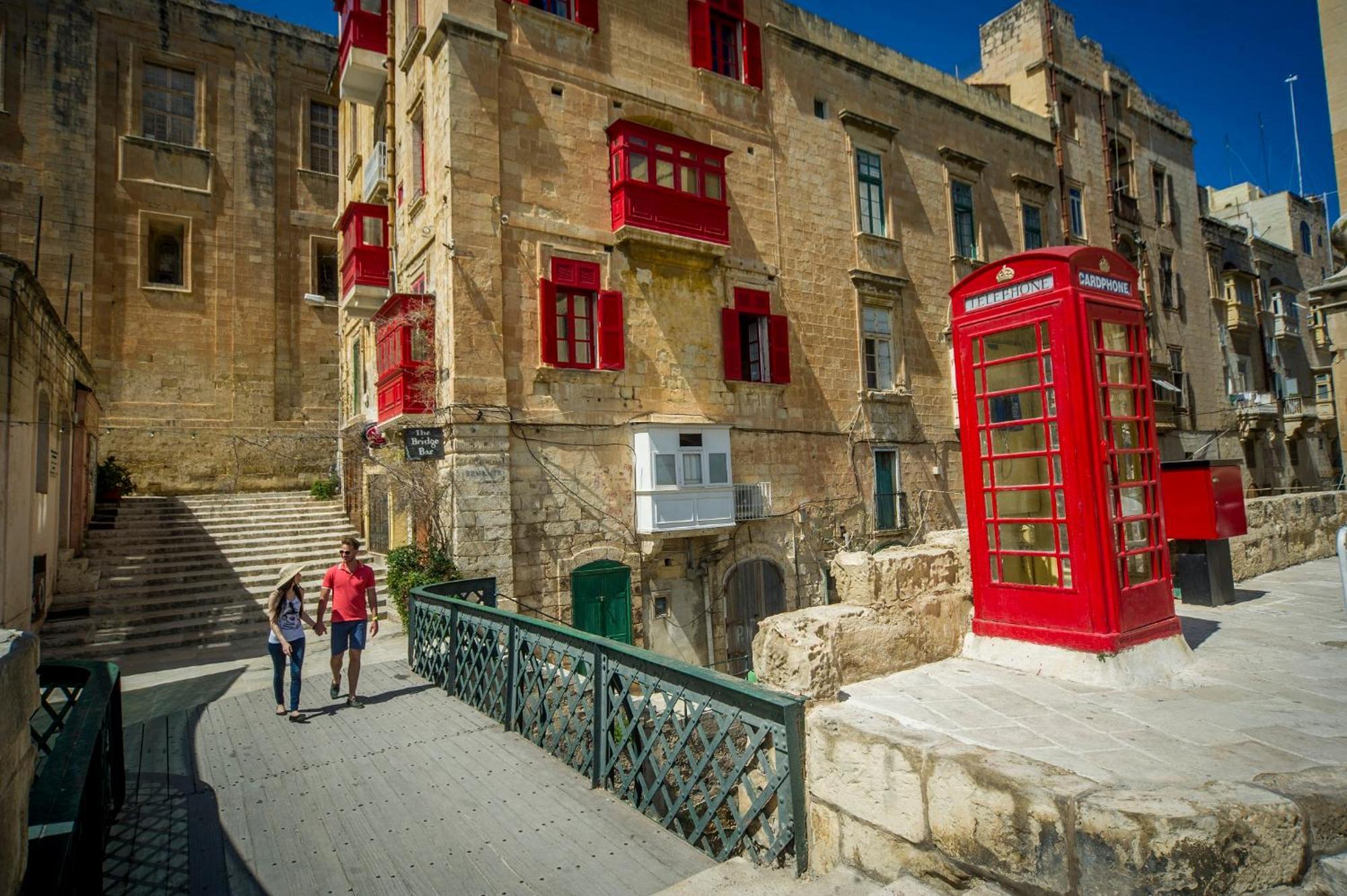 Opulent Elegance In Lux Retreat Valletta