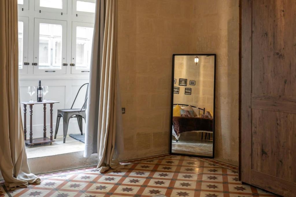Apartment Chic, Stylish & Spacious Flat In