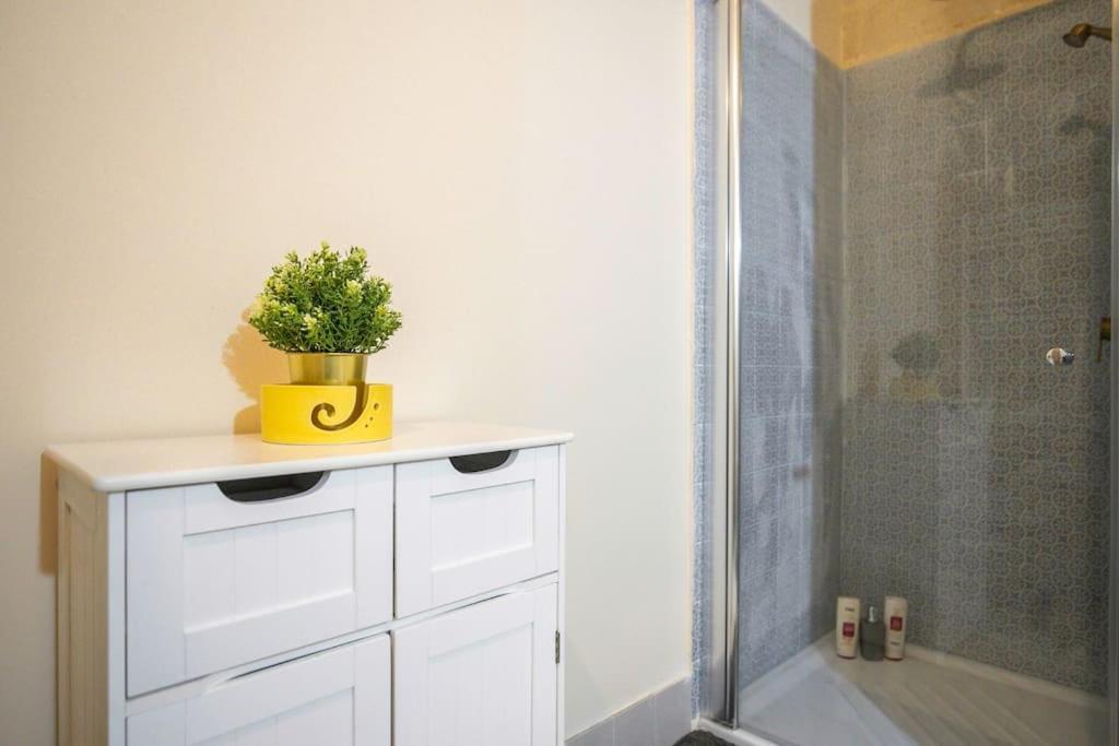 Apartment Chic, Stylish & Spacious Flat In Valletta