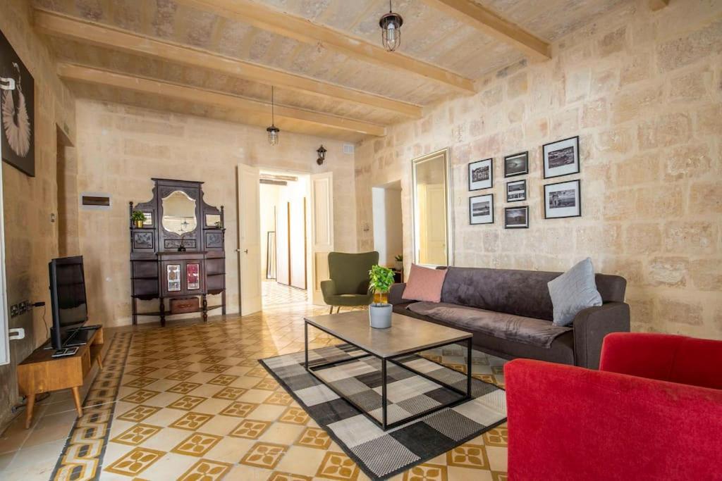 Apartment Chic, Stylish & Spacious Flat In