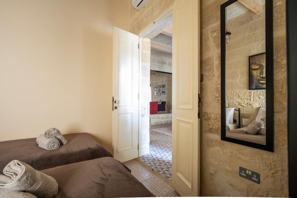 Chic, Stylish & Spacious Flat In * Valletta