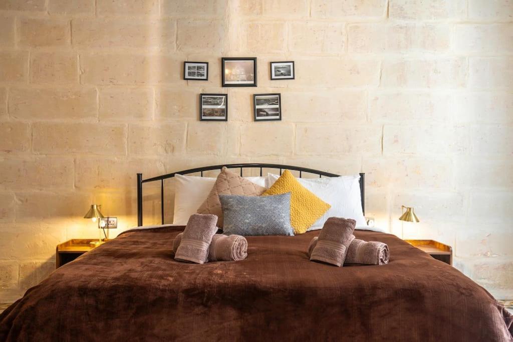 Chic, Stylish & Spacious Flat In Valletta