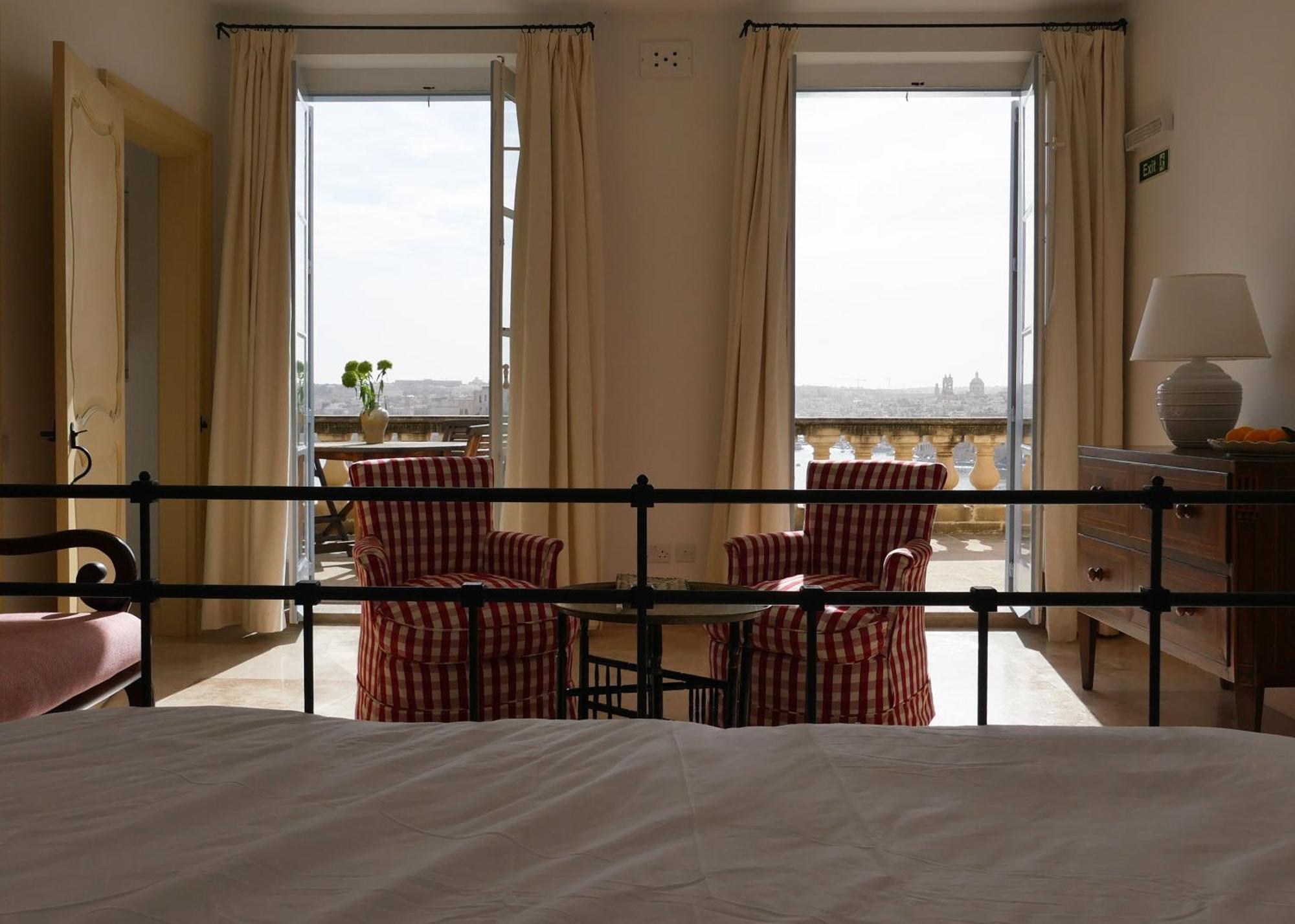 Apartment Penthouse W/ Unique Harbour View Valletta