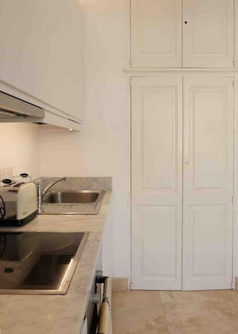 Penthouse W/ Unique Harbour View Valletta