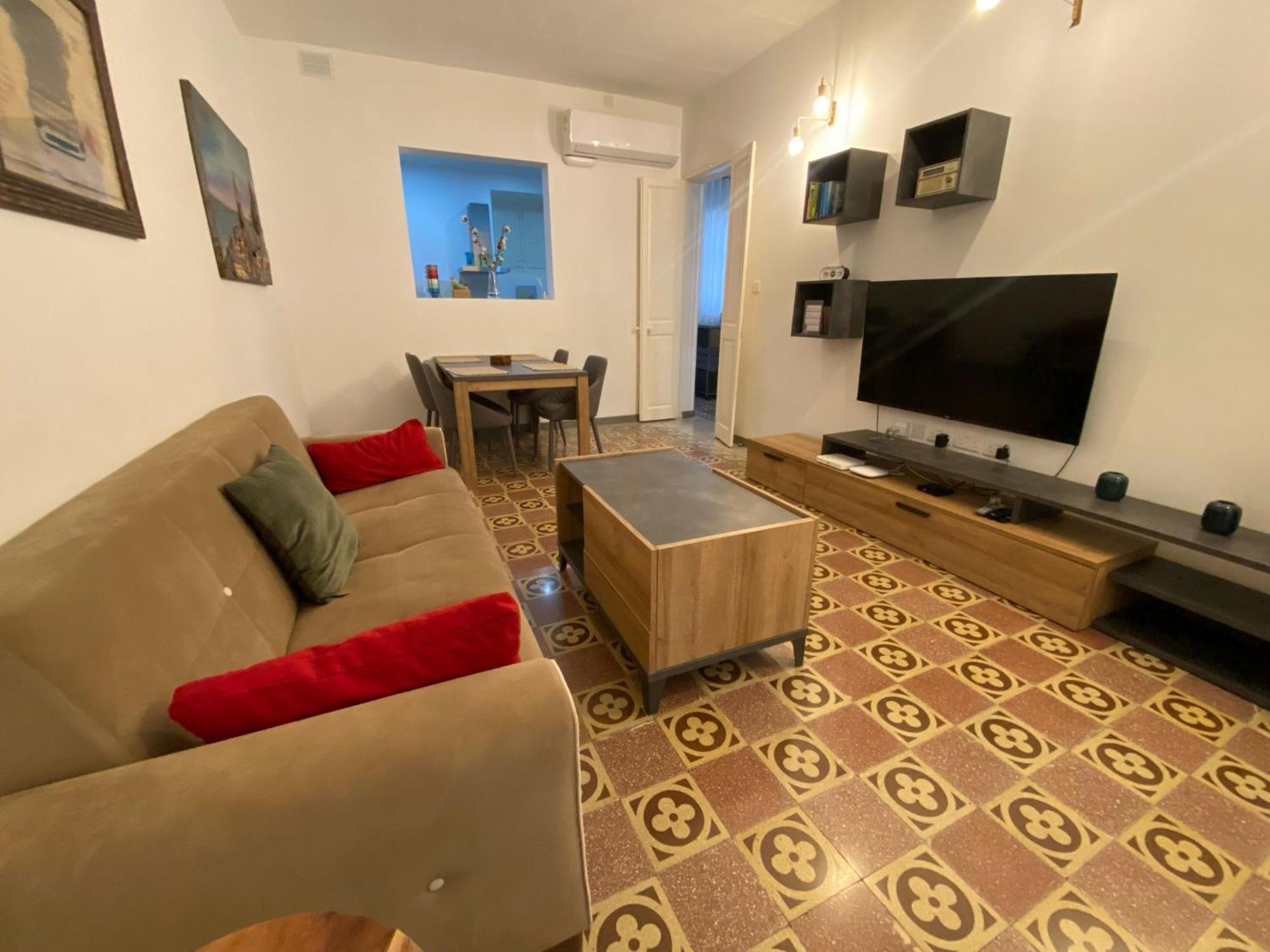 St Paul Apartment *