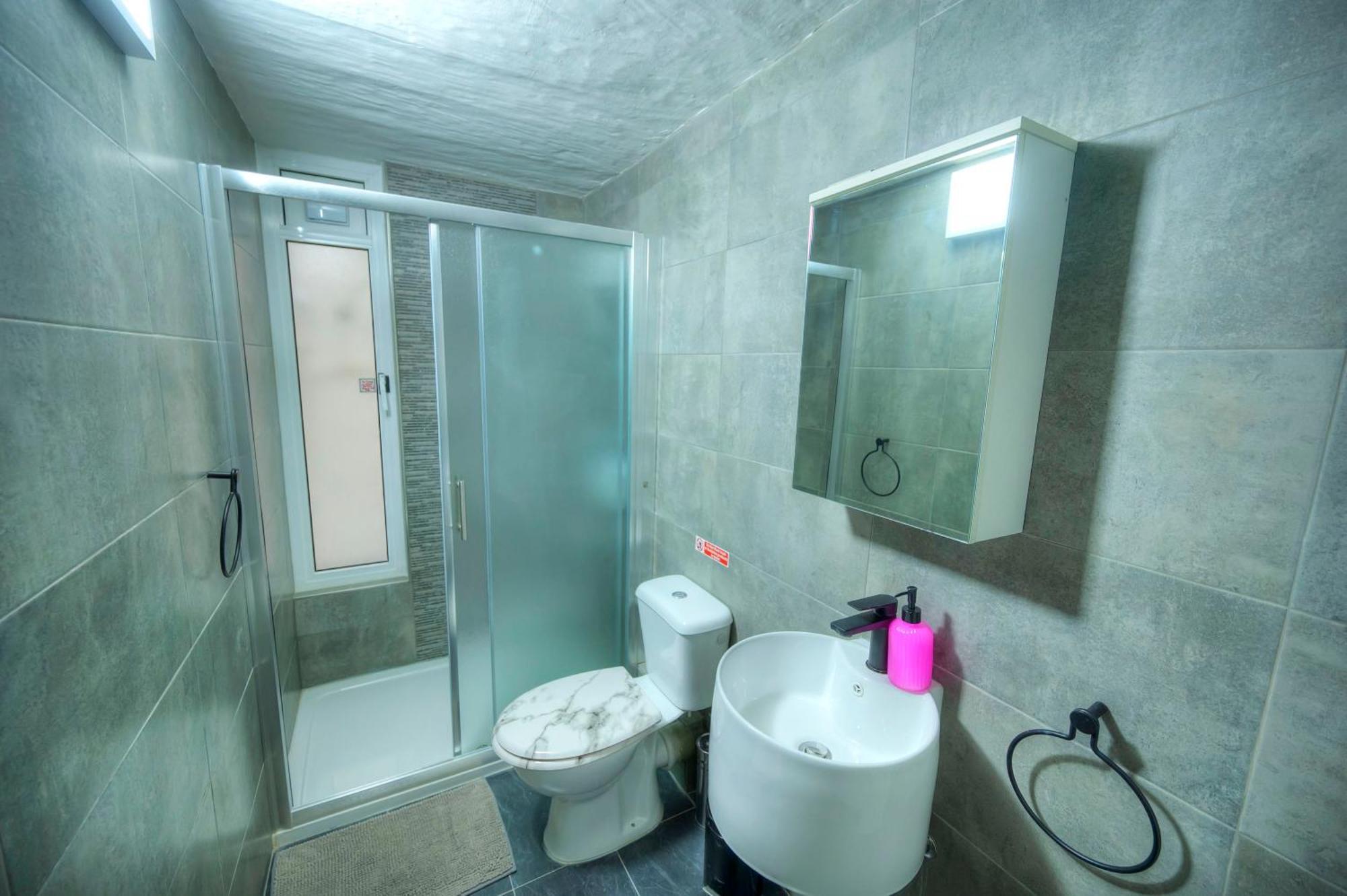 Charming 3 Storey In Centre, Ngri1-1