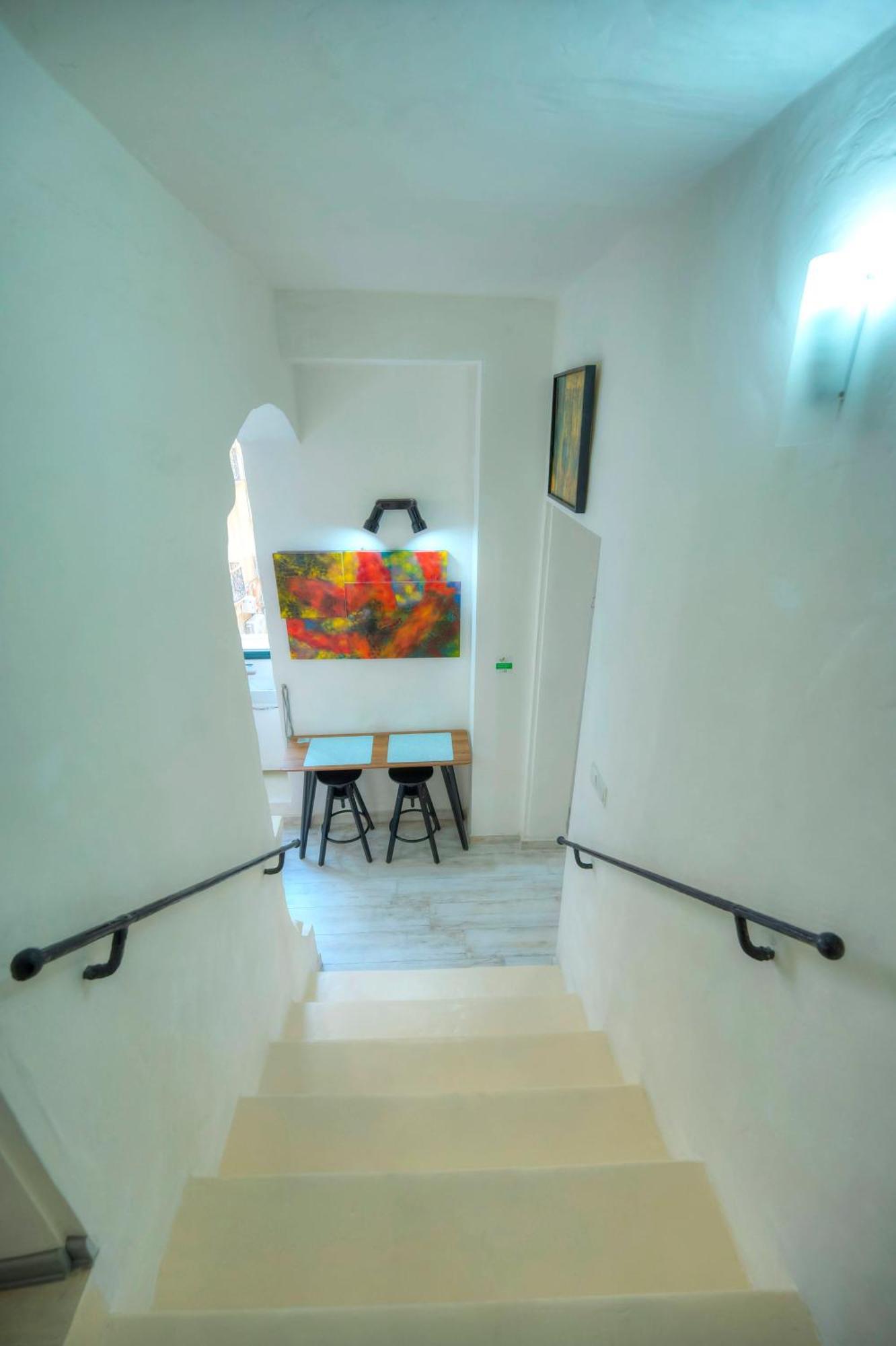 Charming 3 Storey In Centre, Ngri1-1