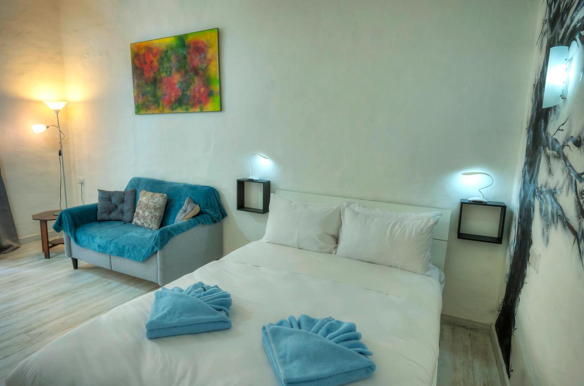 Apartment Charming 3 Storey In Centre, Ngri1-1 *